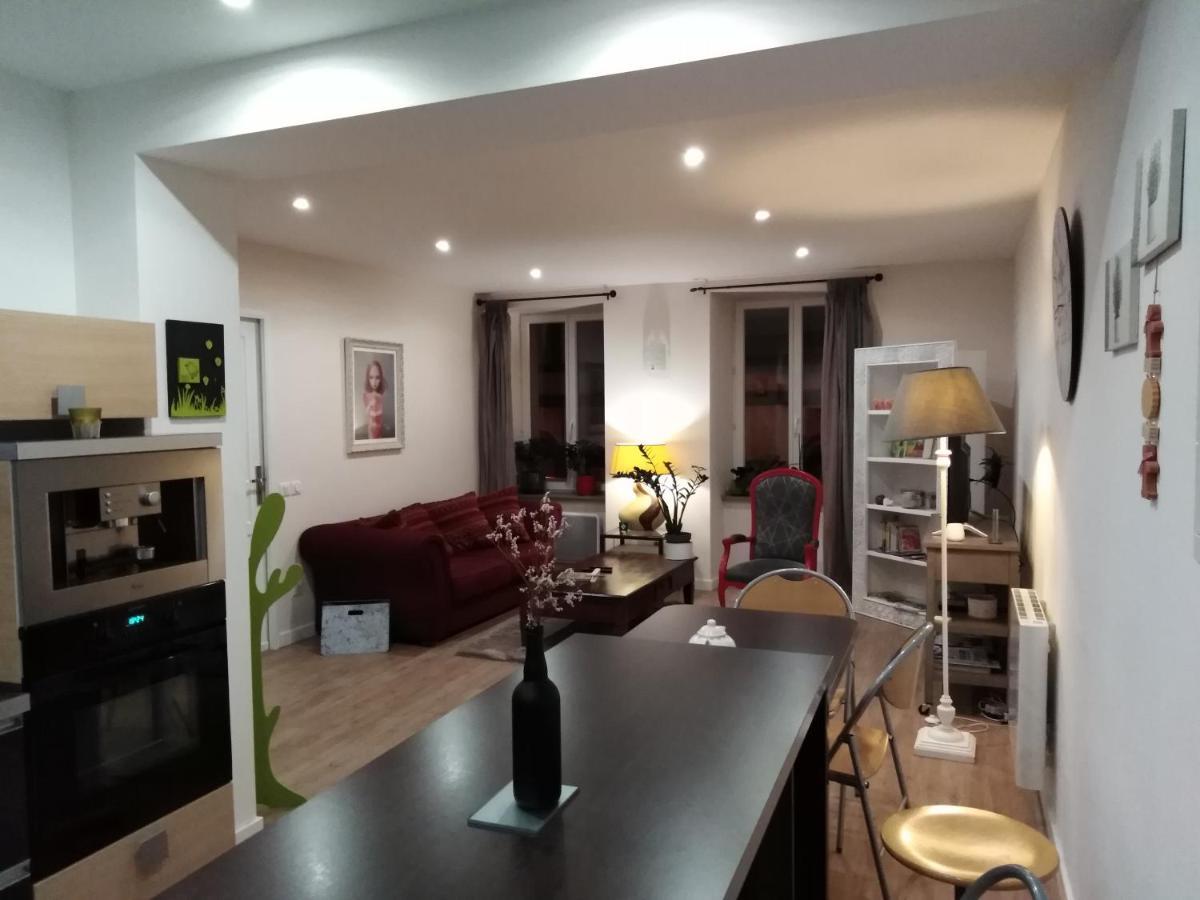 Les Chambres Hautes D'Anastasia Rodez Exterior foto