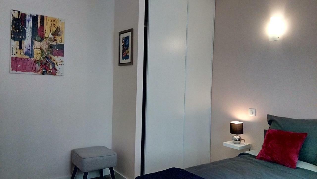 Les Chambres Hautes D'Anastasia Rodez Exterior foto