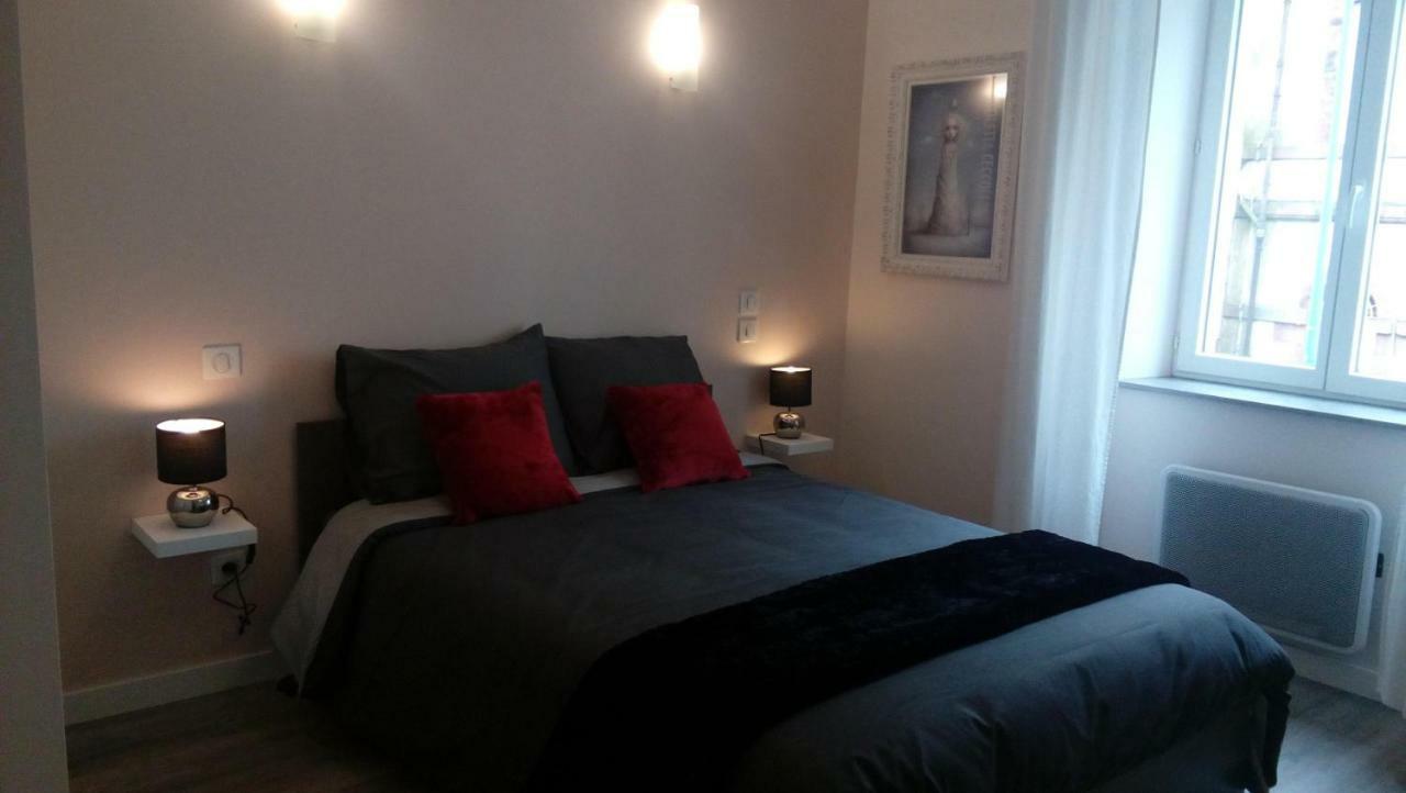 Les Chambres Hautes D'Anastasia Rodez Exterior foto