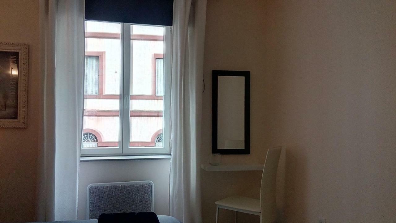 Les Chambres Hautes D'Anastasia Rodez Exterior foto